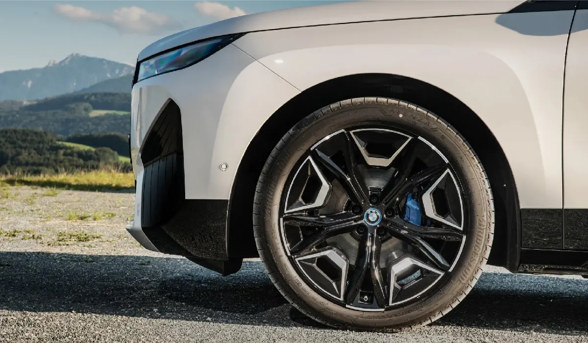 BMW - iX xDrive40 - Car Rentals Near me - Used Cars Near me - Exclusive Concierge Club.webp